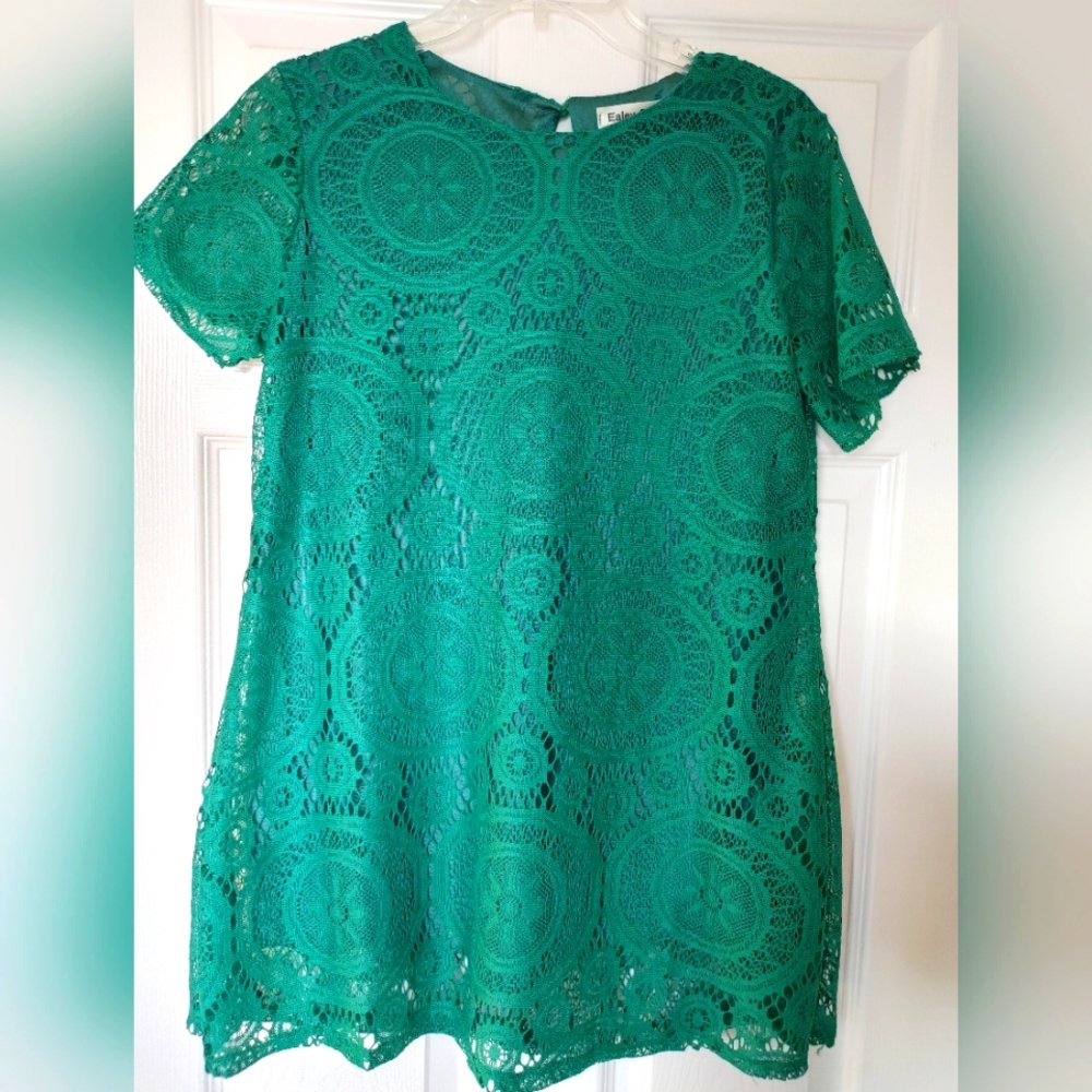 New emerald green dress, size small.